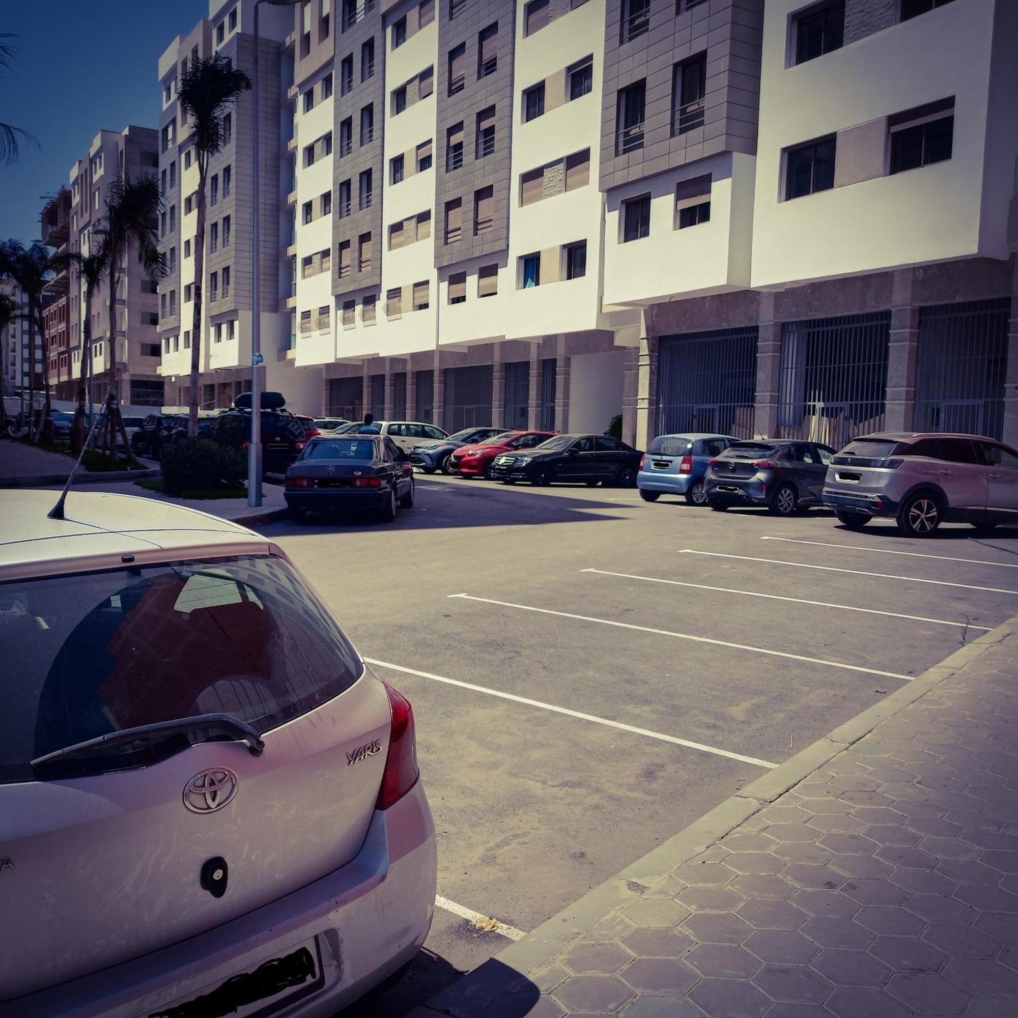 Super Apartement Totalement Neuf Et Climatise A Cote Du Centre Commercial Marjane M2 Tanger Exterior foto