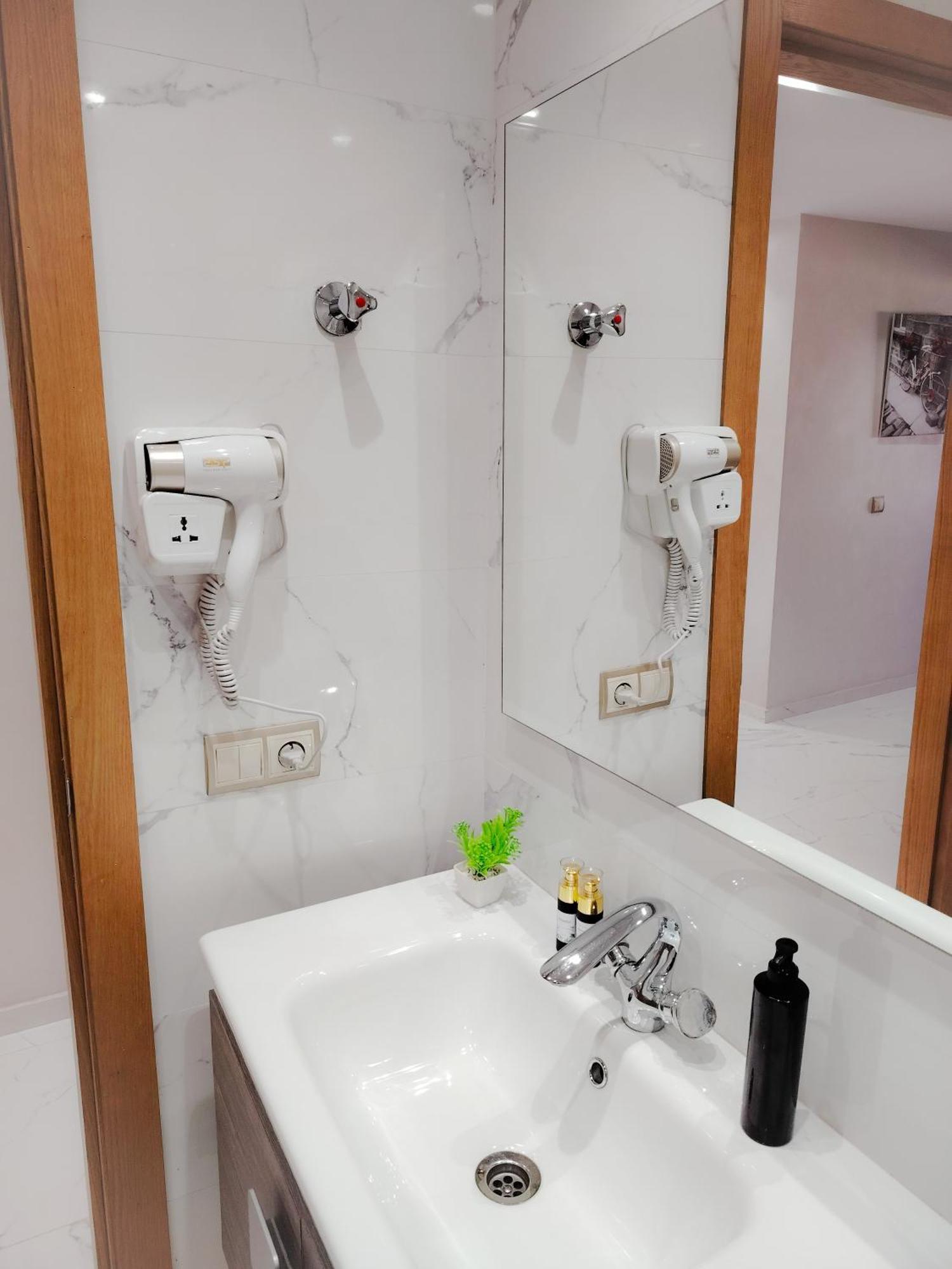 Super Apartement Totalement Neuf Et Climatise A Cote Du Centre Commercial Marjane M2 Tanger Exterior foto